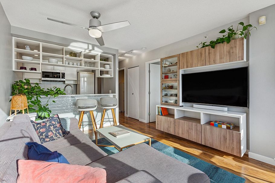 1711 939 Expo Boulevard Vancouver, BC - 2