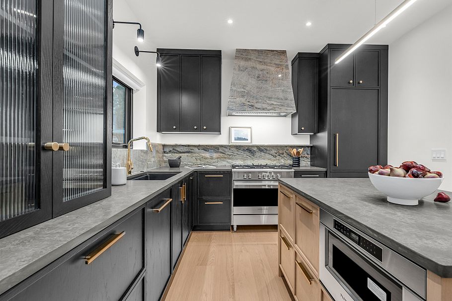 1 4088 Maple Crescent Vancouver, BC - 12