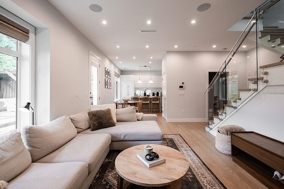 3337 W 40th Avenue Vancouver, BC - 4