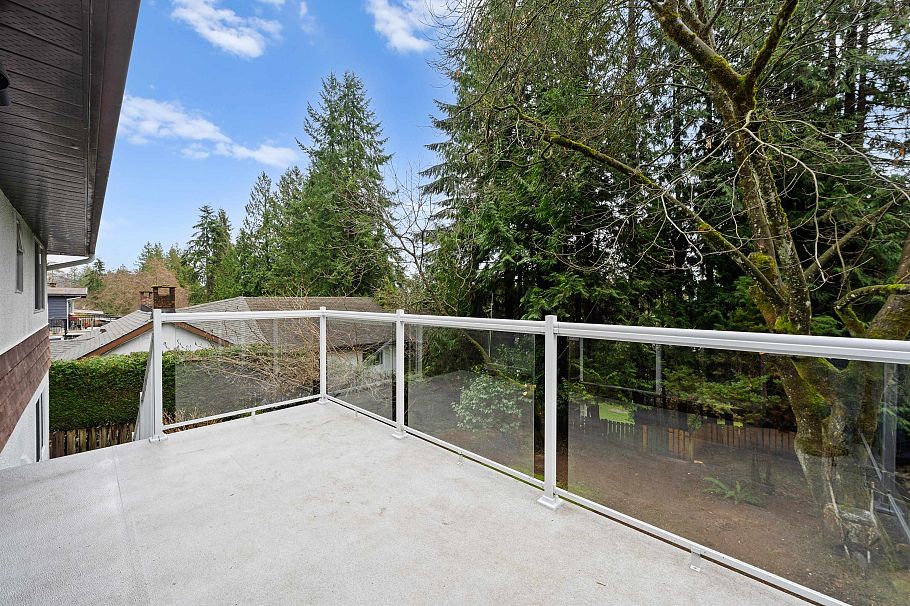 1349 Mill Street North Vancouver, BC - 32