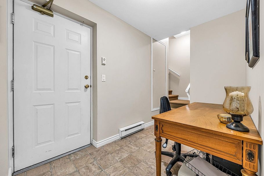 103 245 W 15th Street North Vancouver, BC - 15