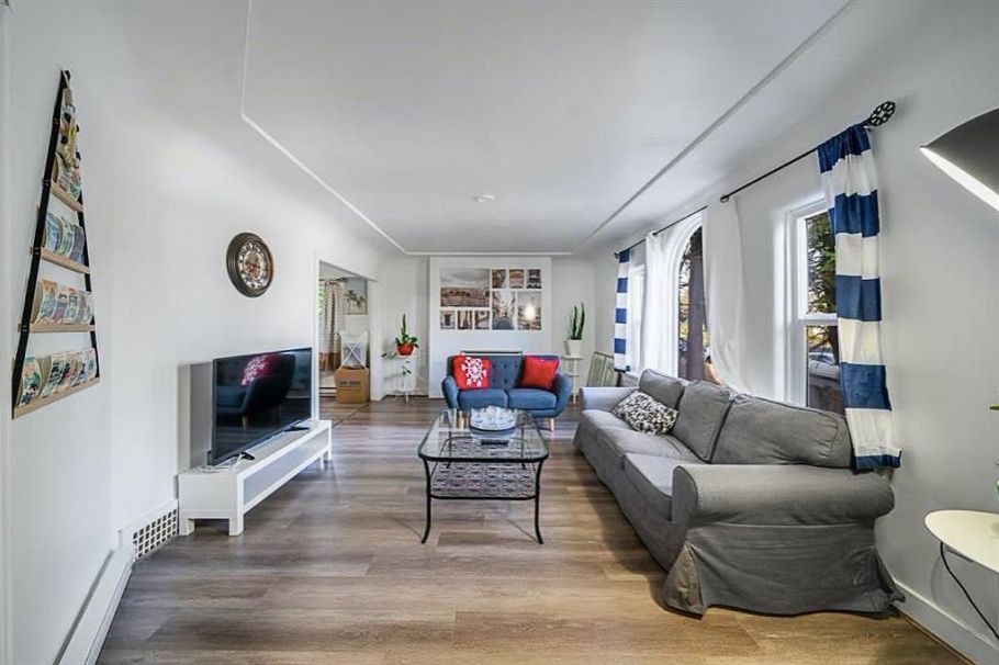 3694 W 16th Avenue Vancouver, BC - 3