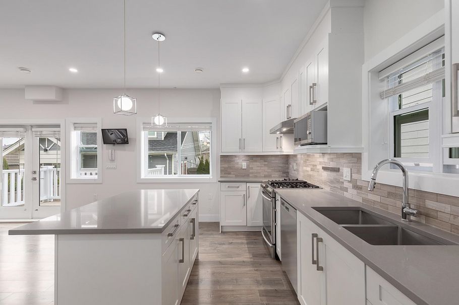 2255 E 35th Avenue Vancouver, BC - 7