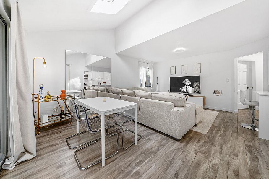 4869 Capilano Road North Vancouver, BC - 25