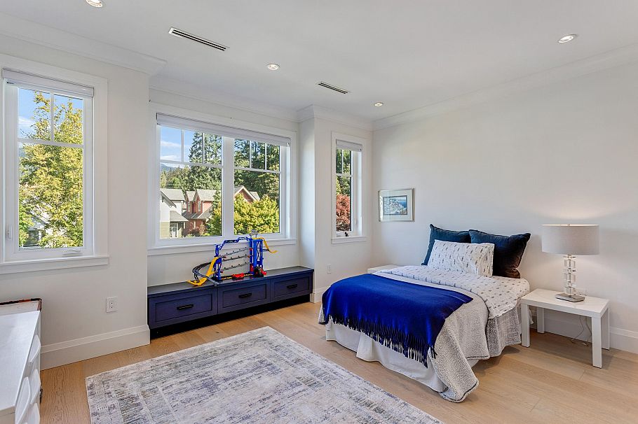 345 E 20th Street North Vancouver, BC - 31