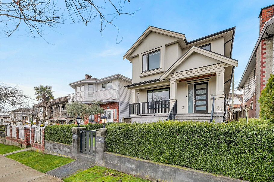 3933 Union Street Burnaby, BC - 2