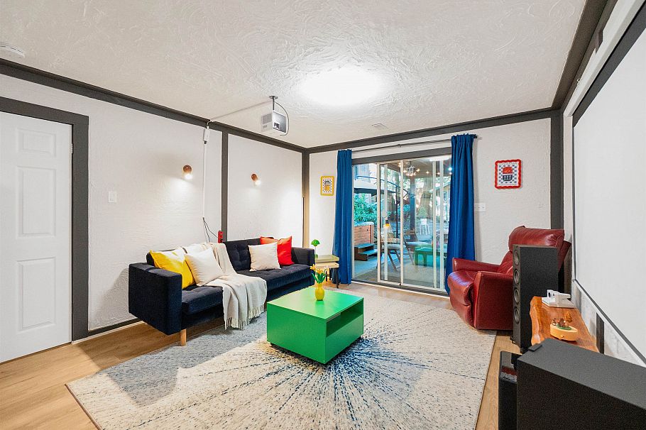 1652 Coleman Street North Vancouver, BC - 28