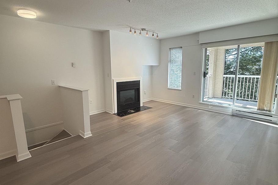 202 3683 Wellington Avenue Vancouver, BC - 2