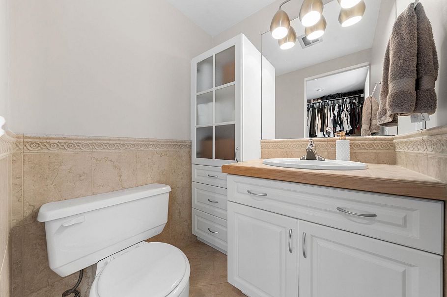 1001 Old Lillooet Road North Vancouver, BC - 23