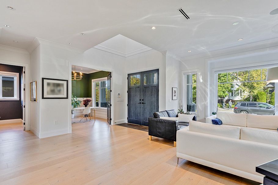 345 E 20th Street North Vancouver, BC - 5