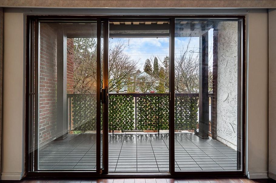 208 211 W 3rd Street North Vancouver, BC - 25