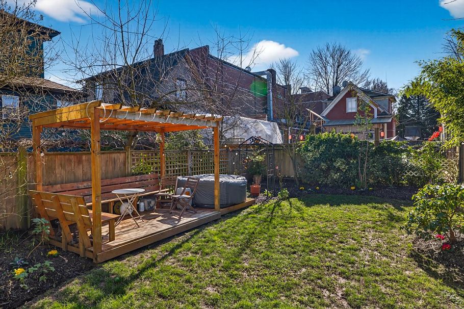 1764 Graveley Street Vancouver, BC - 22