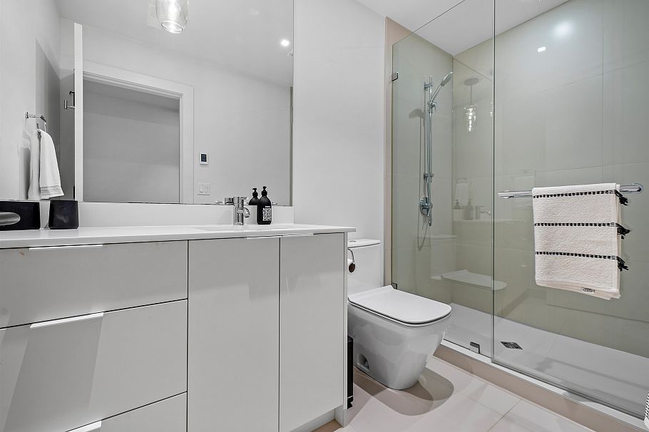 968 Belvista Crescent North Vancouver, BC - 35