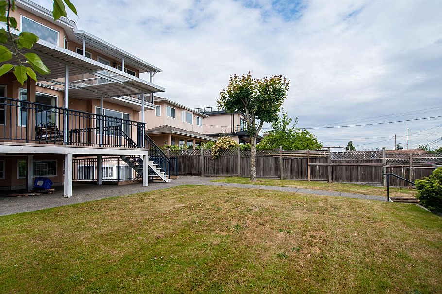 2288 Fraserview Drive Vancouver, BC - 4