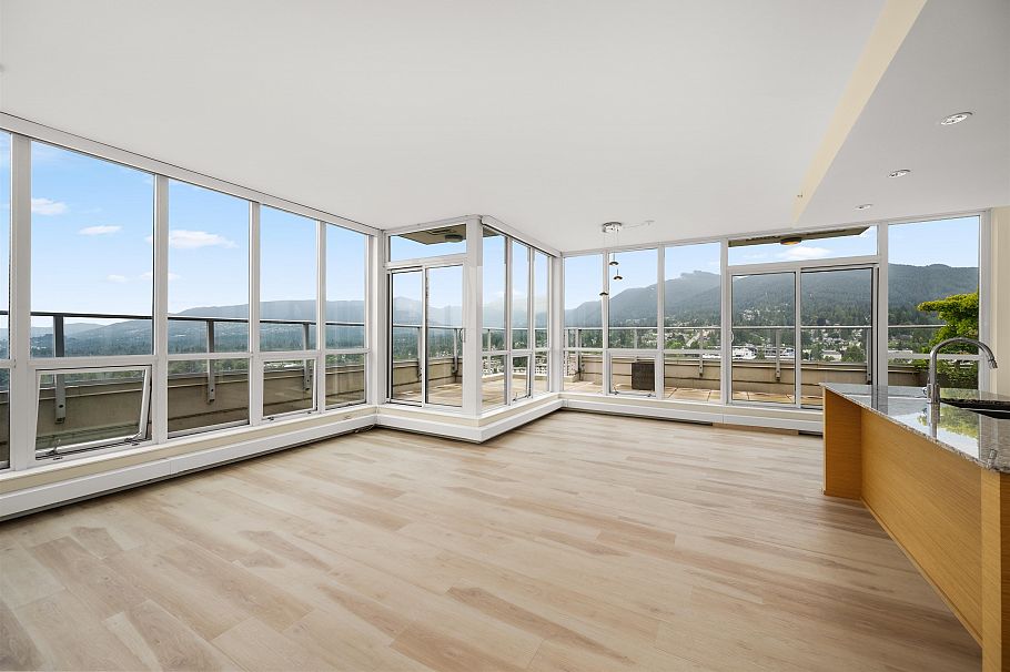 2002 135 E 17th Street North Vancouver, BC - 9