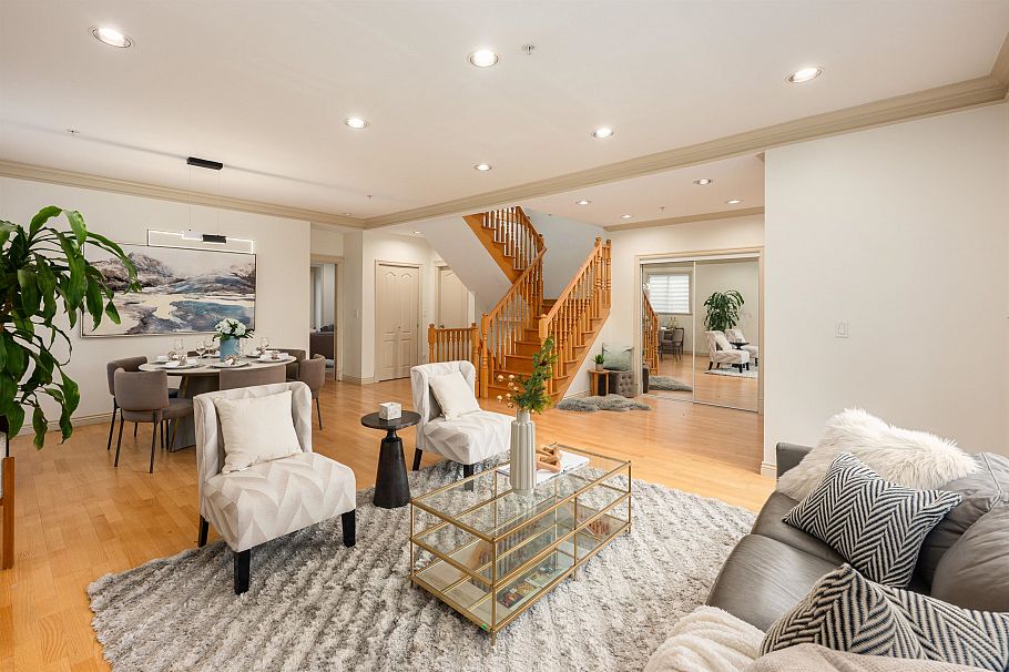 7949 Montcalm Street Vancouver, BC - 7