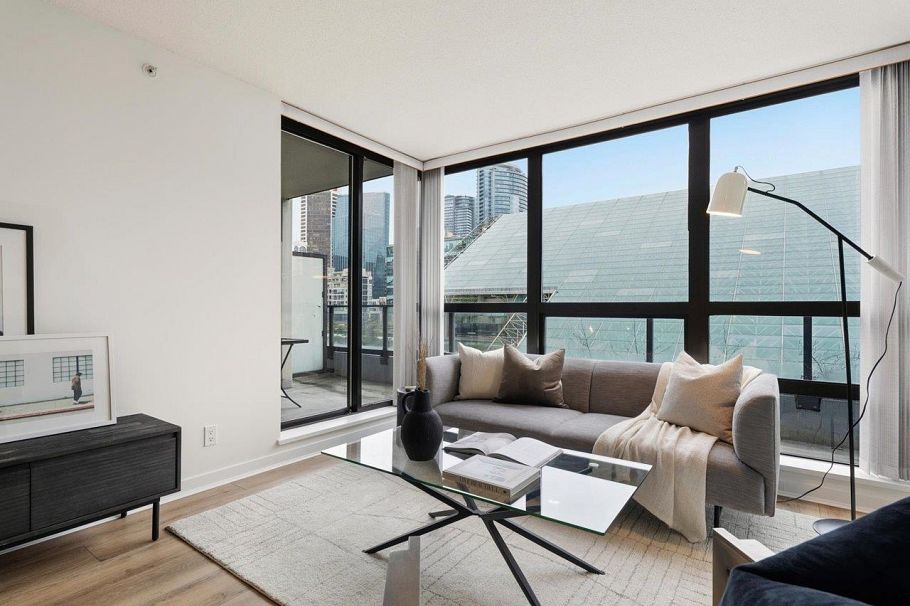 503 933 Hornby Street Vancouver, BC - 2