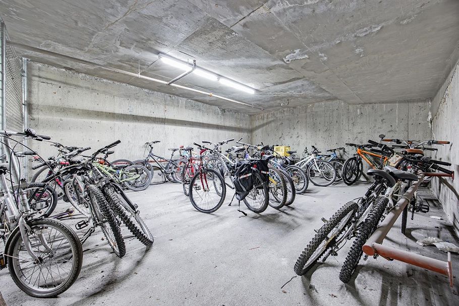 207 3628 Rae Avenue Vancouver, BC - 33