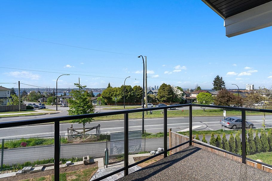 340 E Keith Road North Vancouver, BC - 16