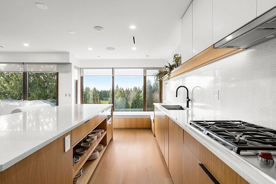 7353 Yew Street Vancouver, BC - 20