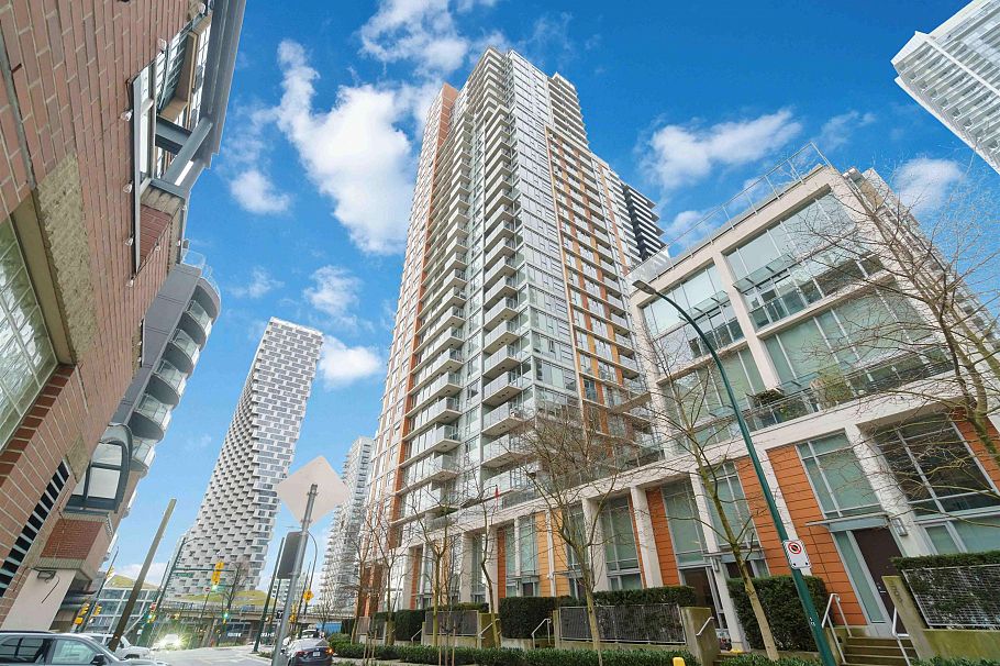 2307 1351 Continental Street Vancouver, BC - 2