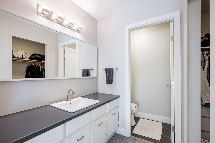 2076 Purcell Way North Vancouver, BC - 19