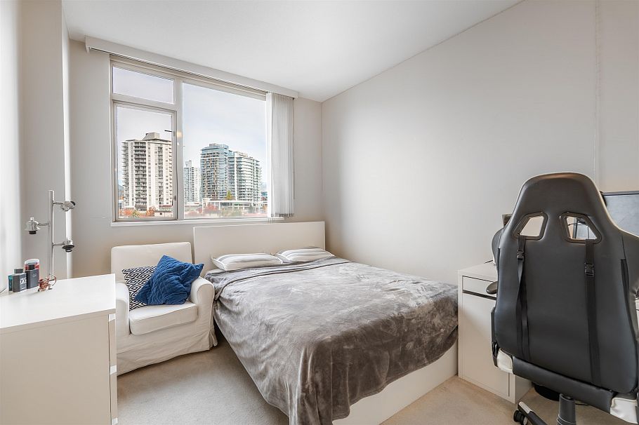 801 160 W Keith Road North Vancouver, BC - 19