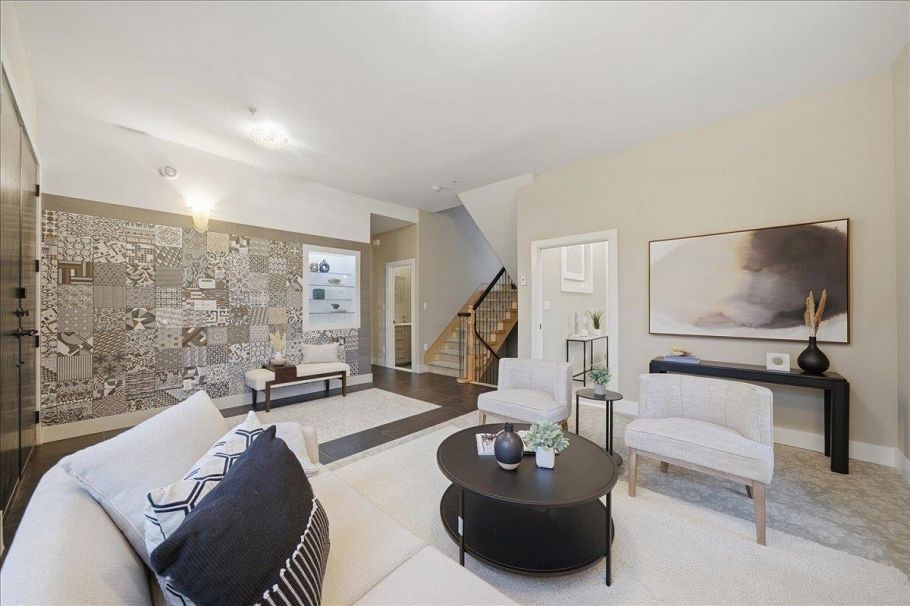 6733 Vivian Street Vancouver, BC - 4