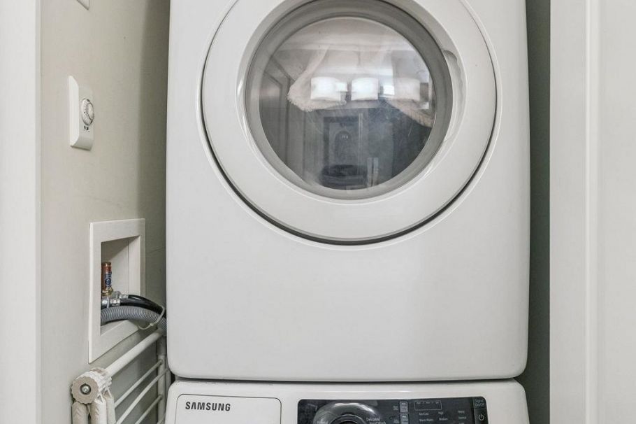 107 159 W 22nd Street North Vancouver, BC - 24