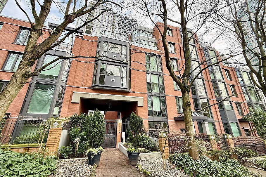 203 1488 Hornby Street Vancouver, BC - 1