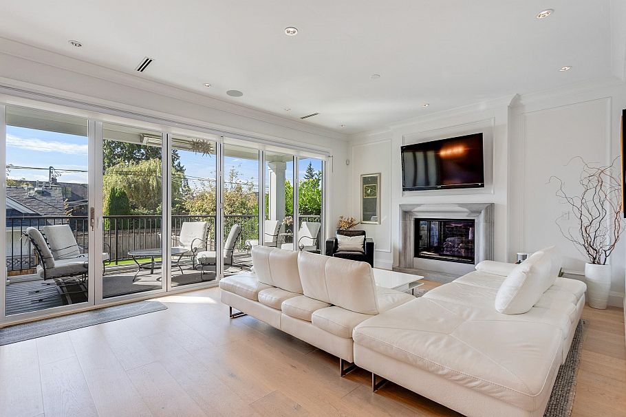 345 E 20th Street North Vancouver, BC - 15