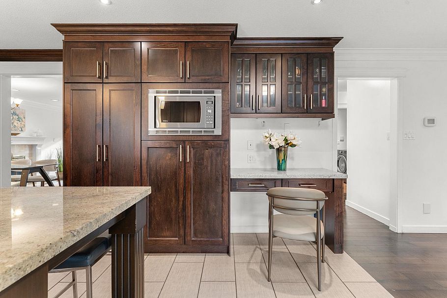 2733 Tempe Glen Drive North Vancouver, BC - 12