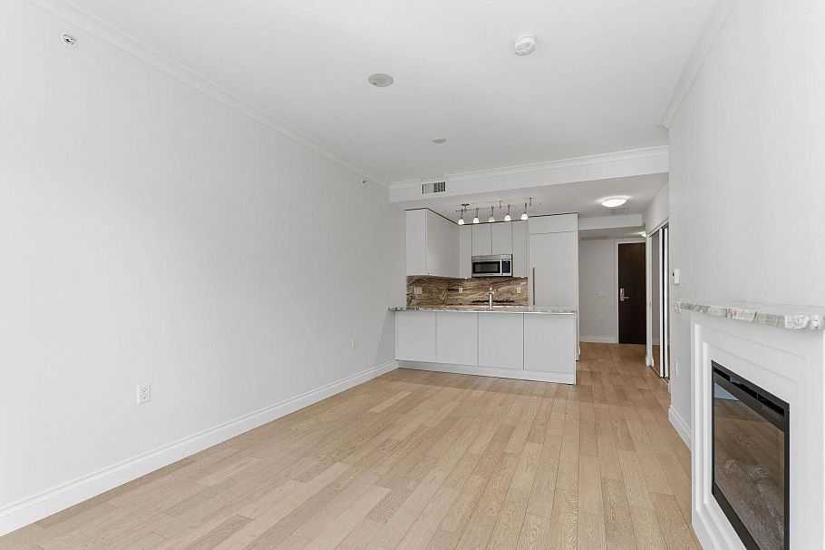 706 199 Victory Ship Way North Vancouver, BC - 3