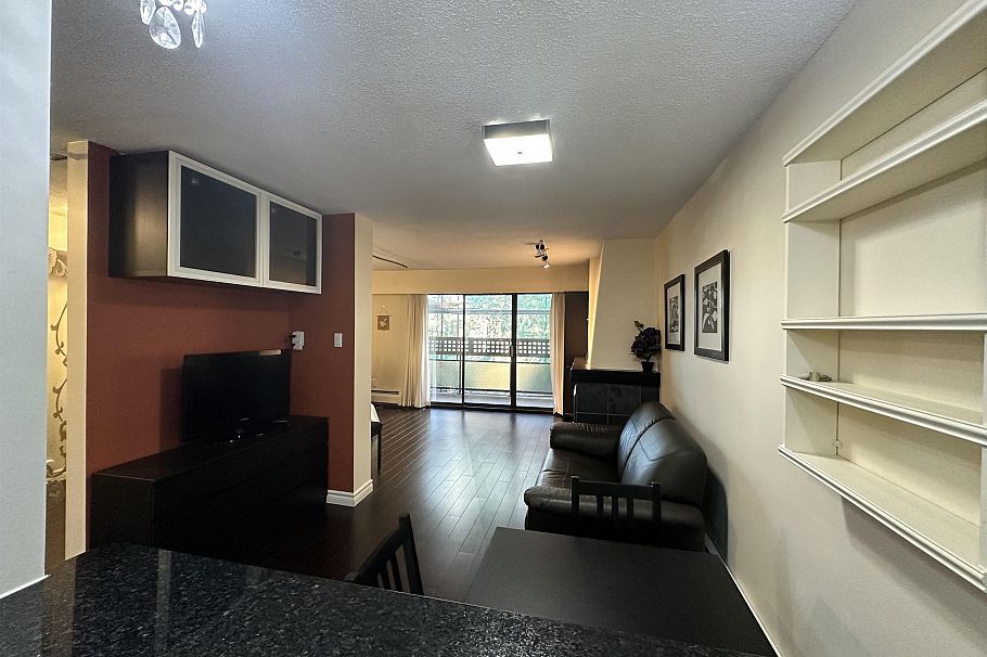 318 2320 W 40th Avenue Vancouver, BC - 14