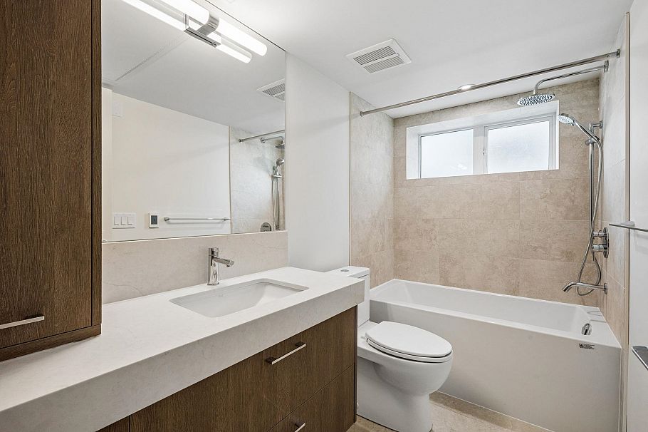 152 408 W 45th Avenue Vancouver, BC - 13