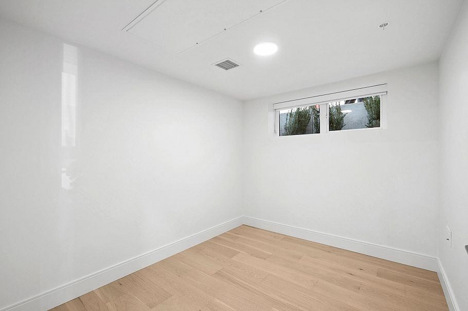 152 408 W 45th Avenue Vancouver, BC - 9