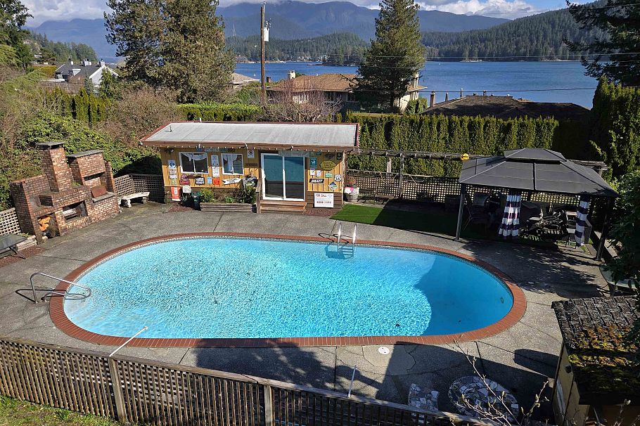 534 Beachview Drive North Vancouver, BC - 5