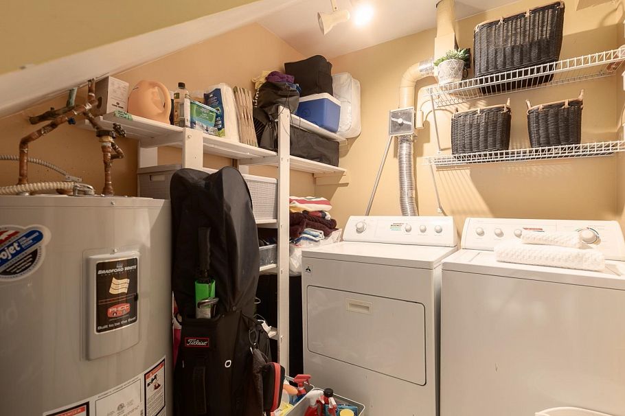 10 766 W 7th Avenue Vancouver, BC - 28