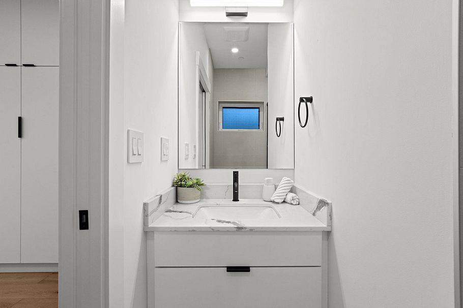 2 4549 W 11th Avenue Vancouver, BC - 29