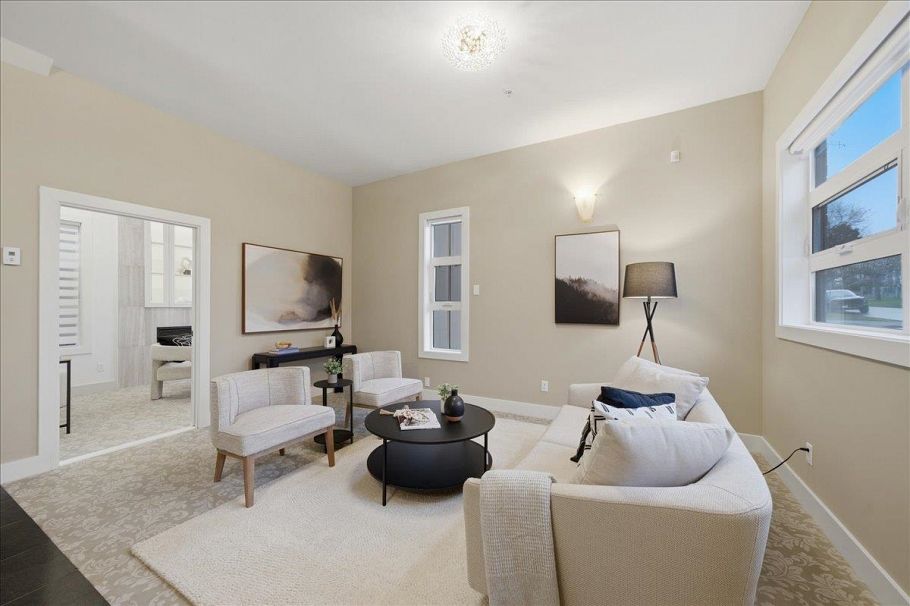 6733 Vivian Street Vancouver, BC - 5