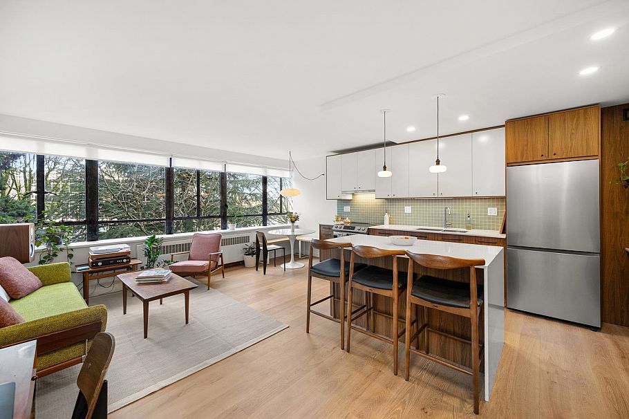 320 1445 Marpole Avenue Vancouver, BC - 1