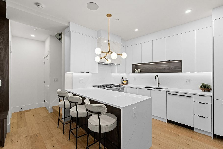 2 4549 W 11th Avenue Vancouver, BC - 13