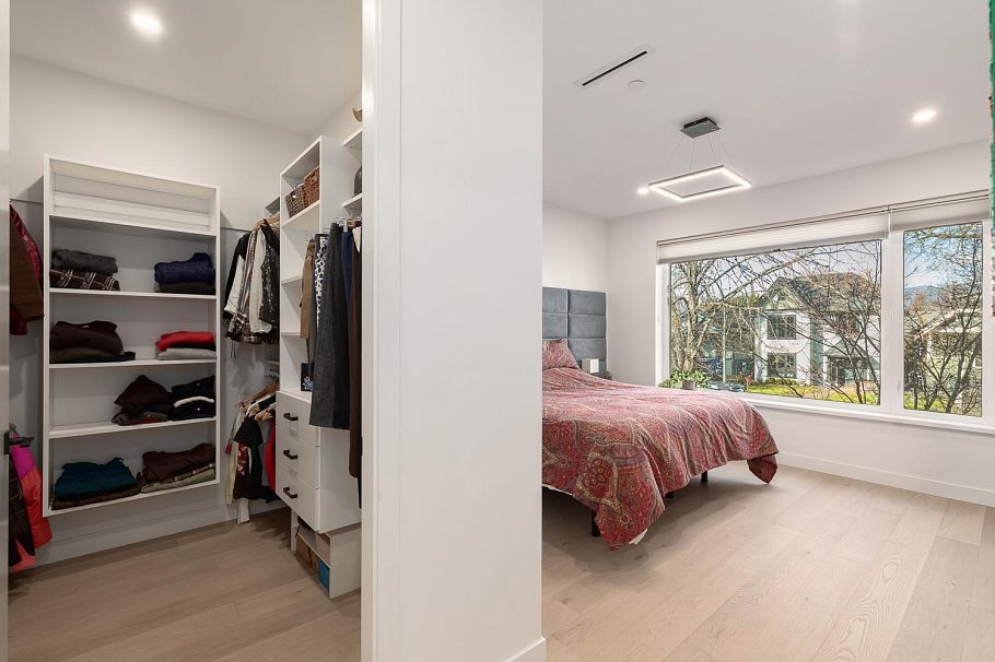 4372 W 13th Avenue Vancouver, BC - 22