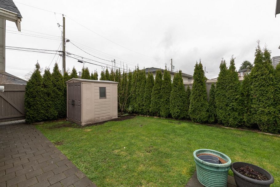 2255 E 35th Avenue Vancouver, BC - 30