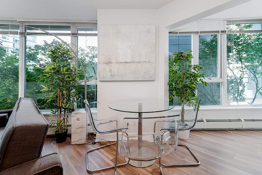 301 689 Abbott Street Vancouver, BC - 5