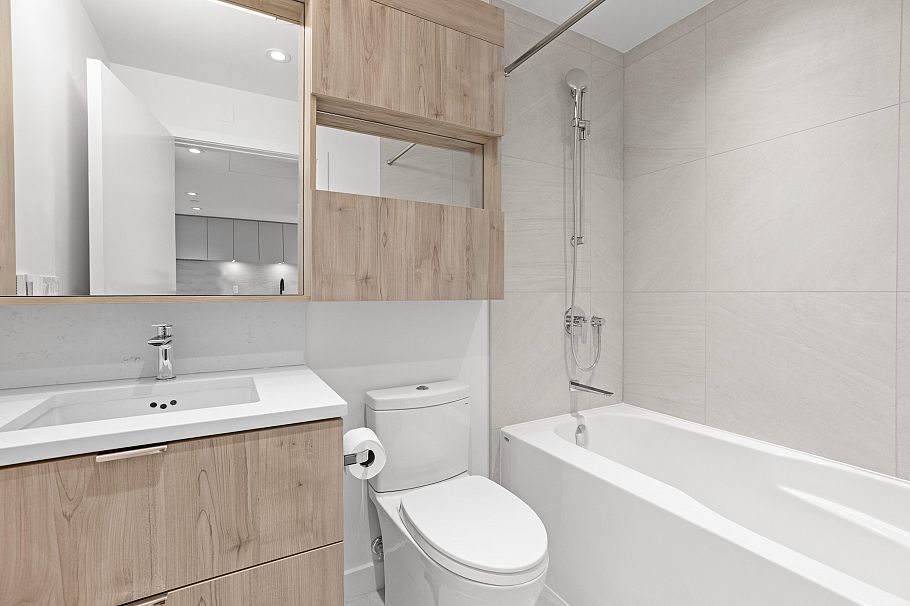 310 755 Harbourside Drive North Vancouver, BC - 8