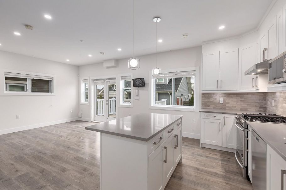 2255 E 35th Avenue Vancouver, BC - 8