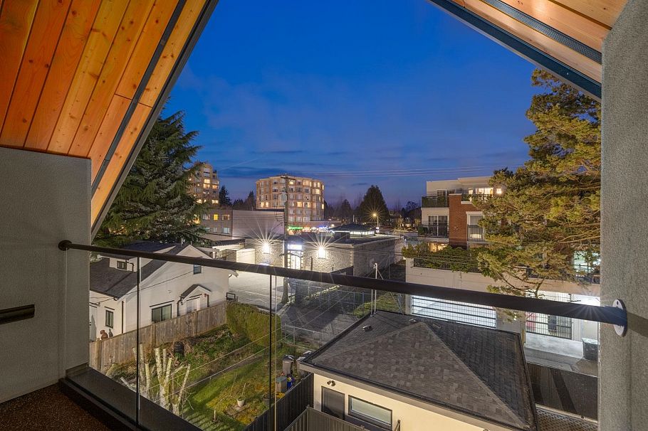 2 4549 W 11th Avenue Vancouver, BC - 35