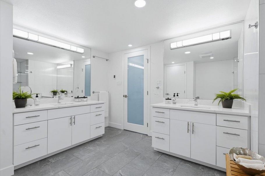 209 168 Chadwick Court North Vancouver, BC - 20