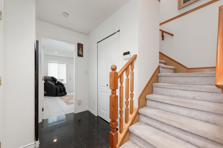 2423 E 4th Avenue Vancouver, BC - 27